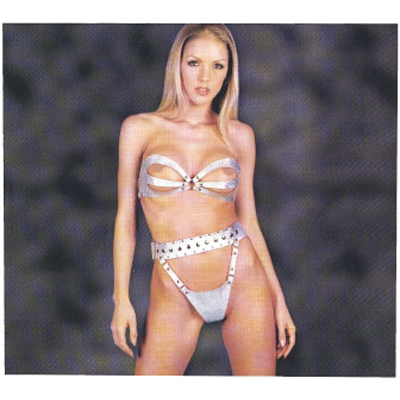 セクシーアイレットカット